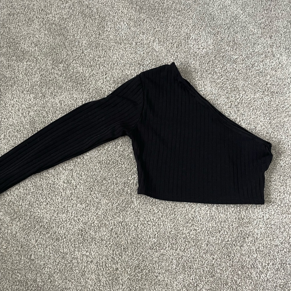 PrettyLittleThing Black Ribbed One-Shoulder Top